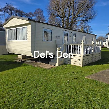 Del'S Den Lakeside Weeley Bridge Eksteriør billede
