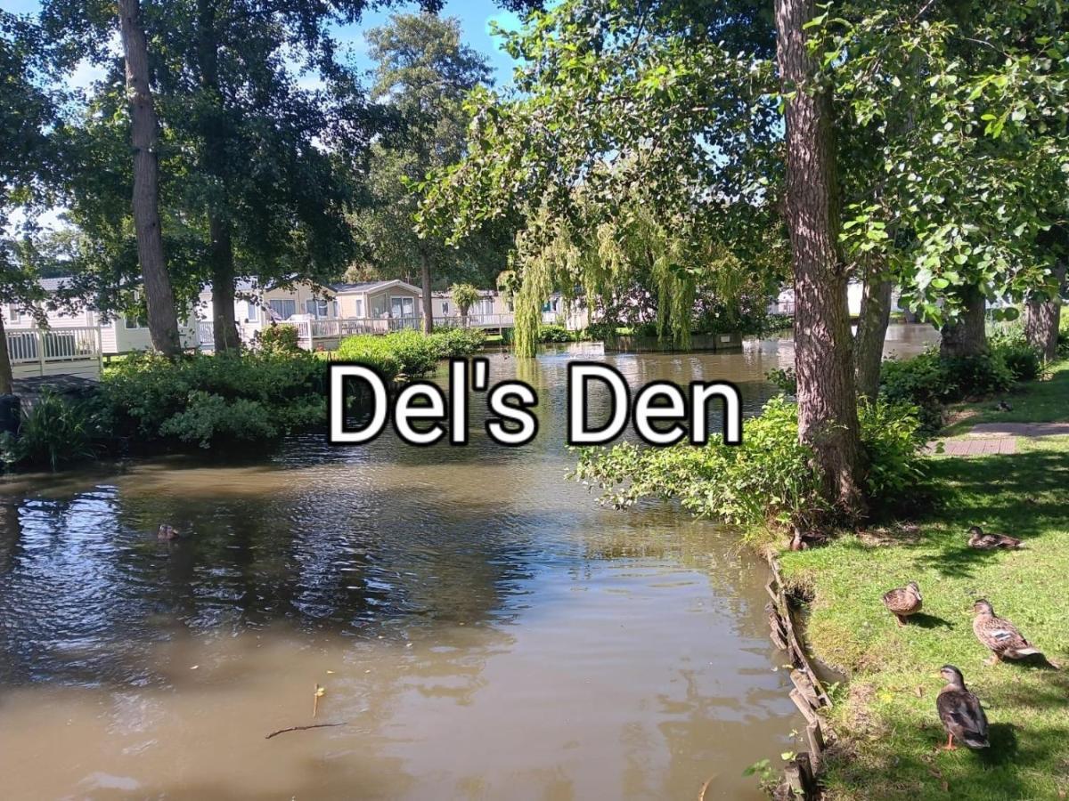 Del'S Den Lakeside Weeley Bridge Eksteriør billede