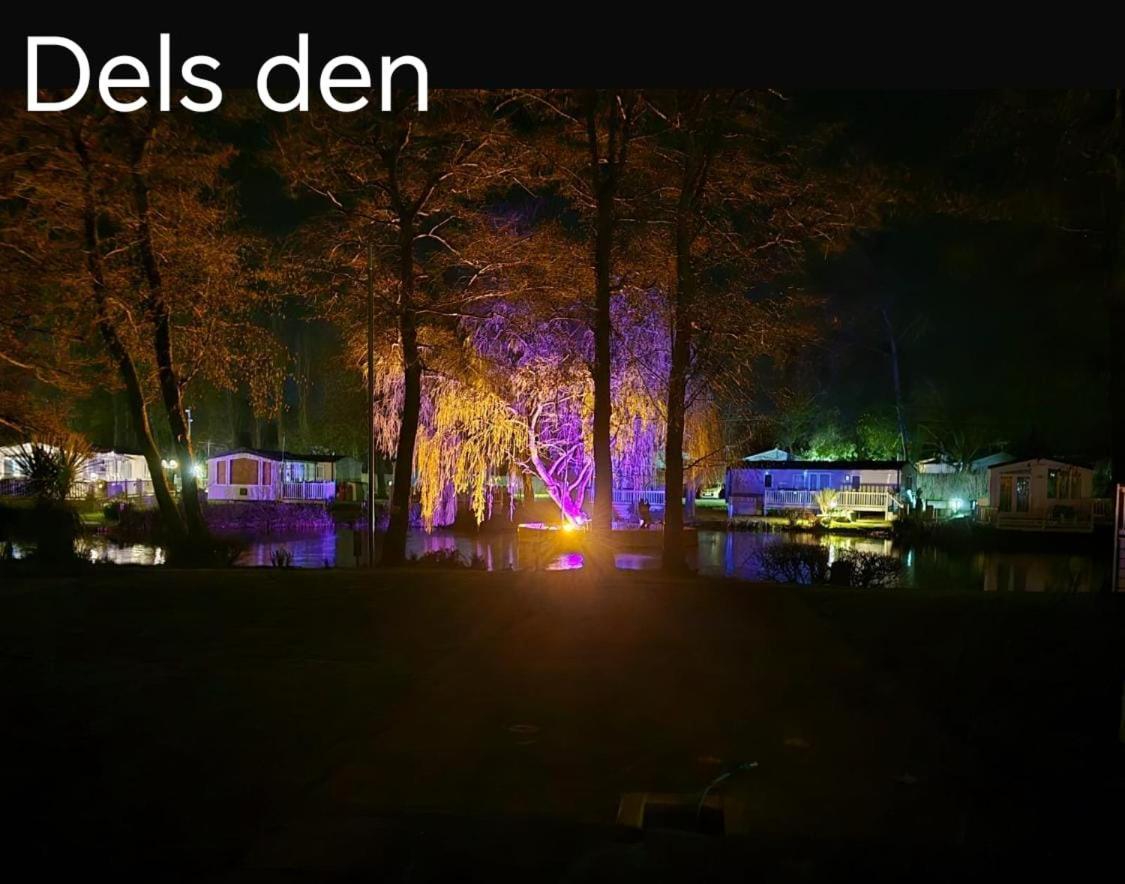 Del'S Den Lakeside Weeley Bridge Eksteriør billede