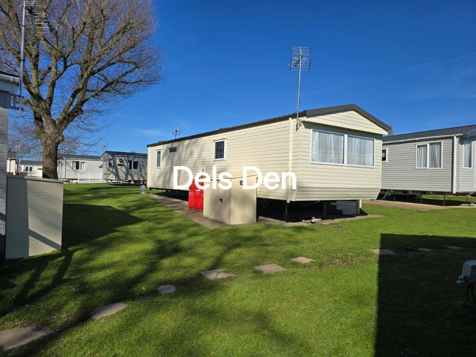 Del'S Den Lakeside Weeley Bridge Eksteriør billede